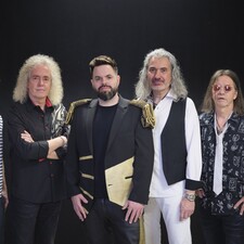 We Rock Queen