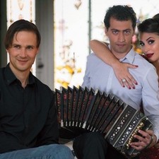 Folk um F�nf: G Merlino Trio