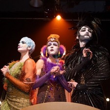La Cage aux Piafs